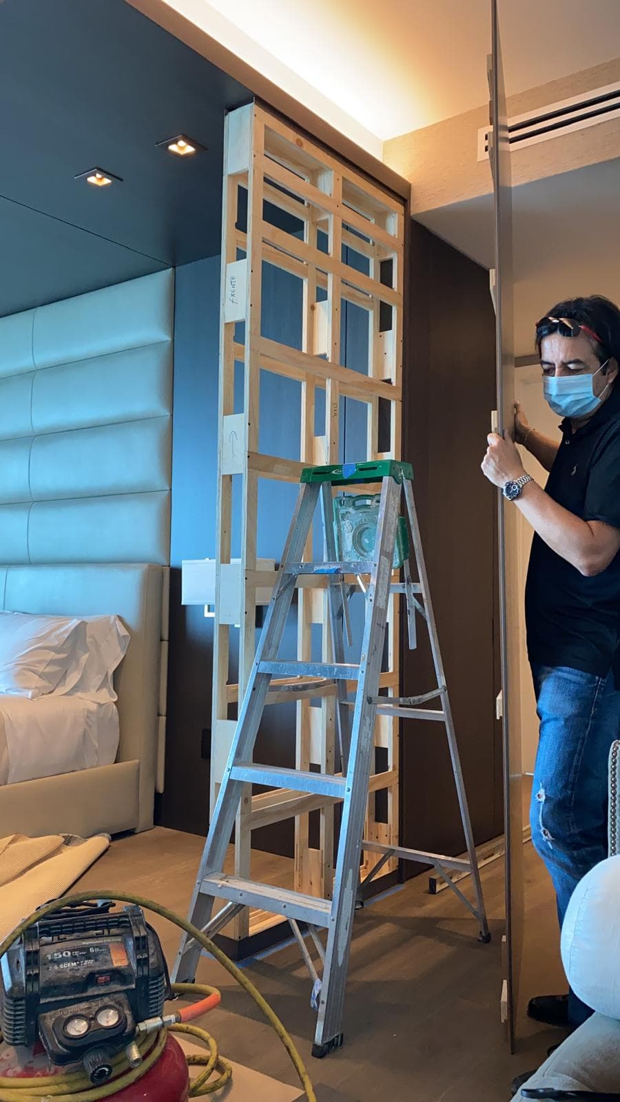 Bedroom maintenance ladder